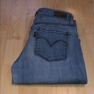Levi’s Demi Curve Jeans